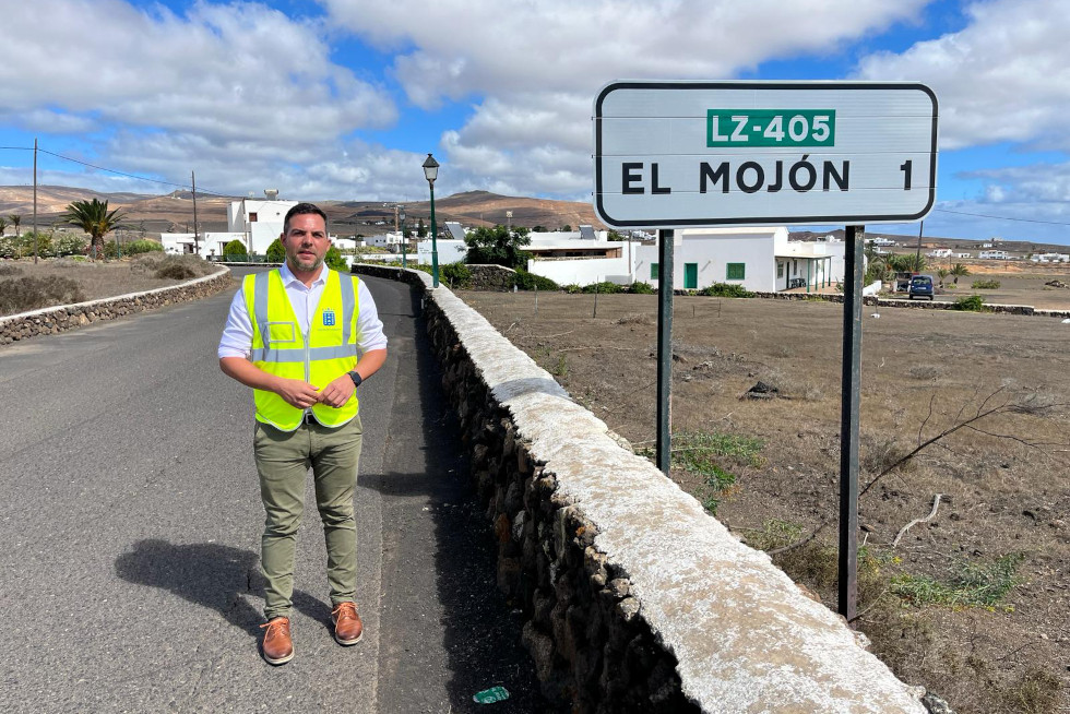 Adjudicada Por Euros La Obra De Mejora De La Carretera Entre Teseguite Y El Moj N